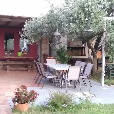 Vila εξοχικο πολυτελεσ με πισινα 